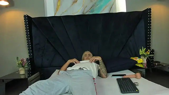 sophiebrady online show from 04.16.26