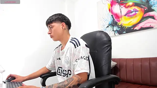 Thebestboyhot online show from 04.16.26