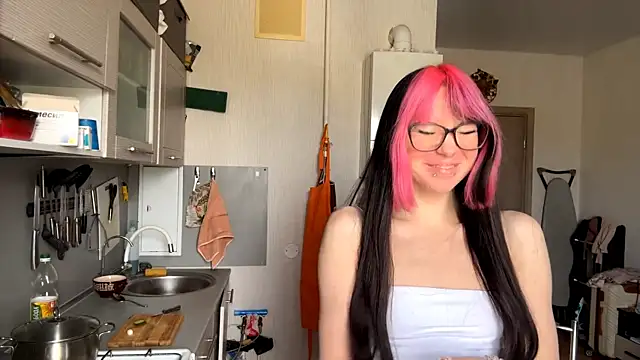 WifeAileen online show from 04.16.26