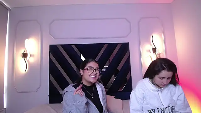 Elisa n Emma online show from 04.13.26