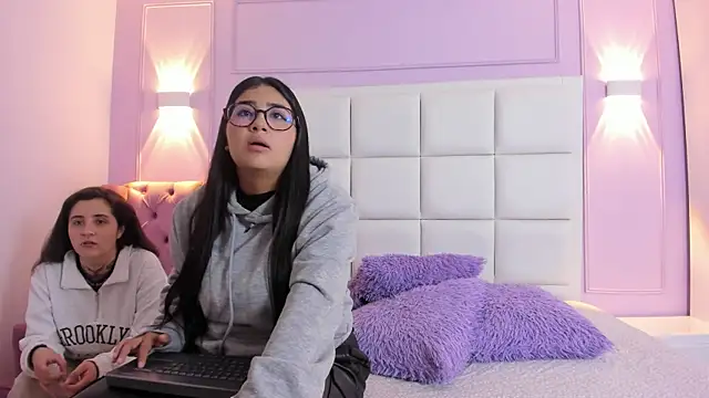 Elisa n Emma online show from 04.16.26