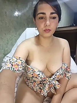 Emily Divi69 online show from 04.10.26