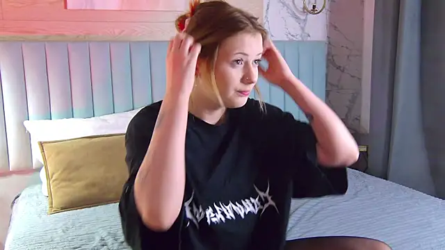 Mila blum online show from 04.10.26