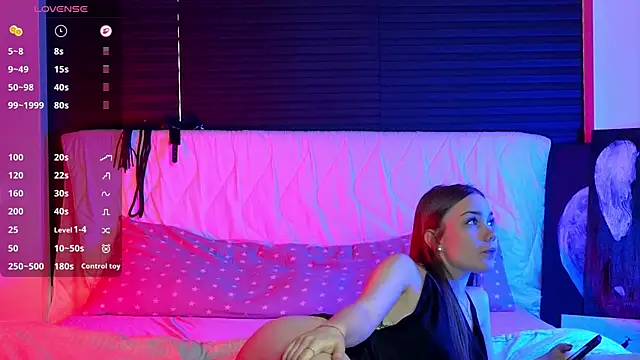 MaganLamascolo online show from 04.14.26