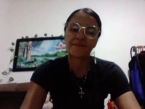 Snapshot of FenixPretty chatting on 05.14.26 FenixPretty online show from 05.14.26