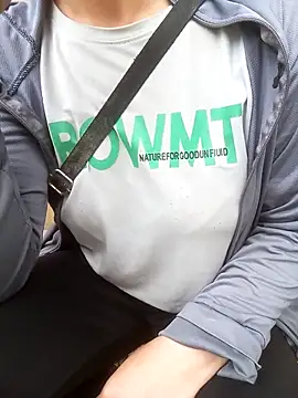 anhhuyen1 online show from 04.22.26