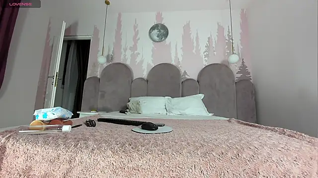 NolaDonovan online show from 04.03.26