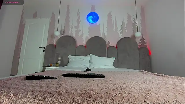 NolaDonovan online show from 04.06.26