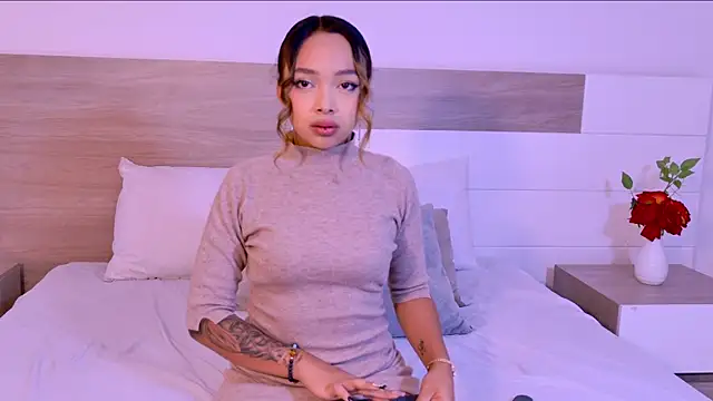 LaraBelmon online show from 04.11.26