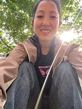 Huonglyna online show from 04.04.26