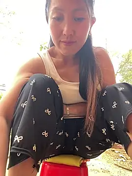 Huonglyna online show from 04.16.26