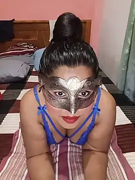 Maskedcurves online show from 06.23.26