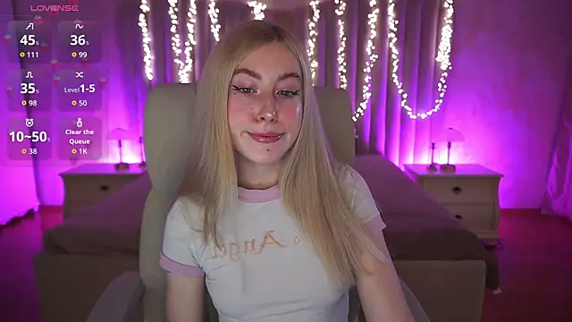 MelaniiePlay online show from 04.08.26