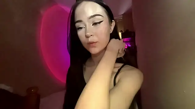 Adeline star online show from 04.22.26