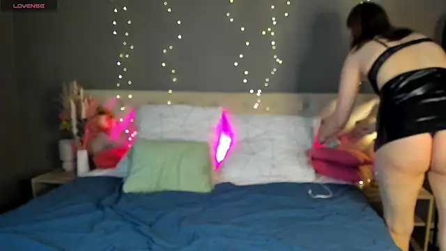 Amy-Desiree online show from 04.14.26