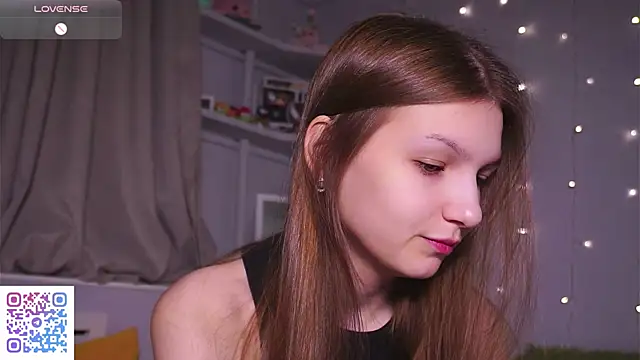 OpsieBoobsie online show from 04.10.26