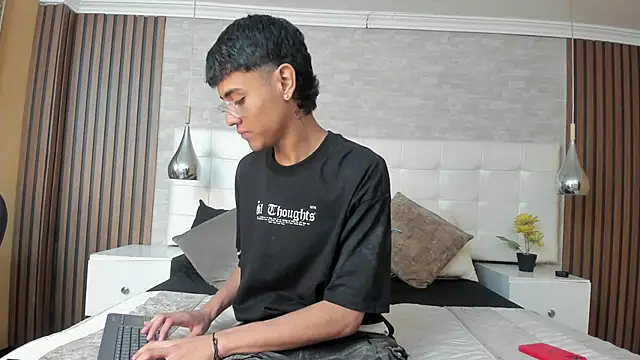 DannTaylor online show from 04.10.26