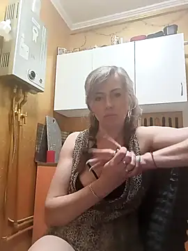 TaynaSecret online show from 04.04.26