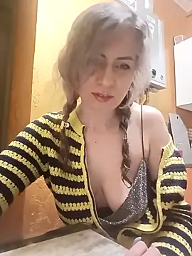 TaynaSecret online show from 04.07.26