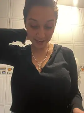 Isabella varella- online show from 04.15.26