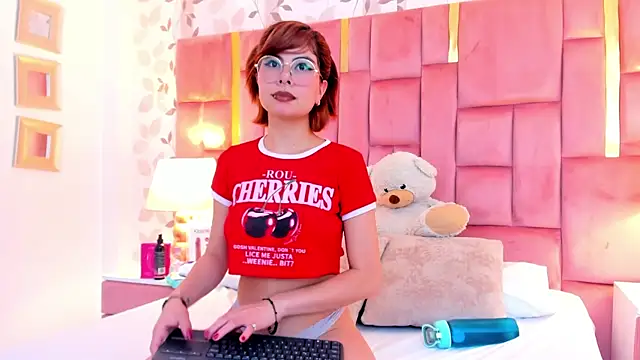 NahiaMendoza online show from 04.17.26