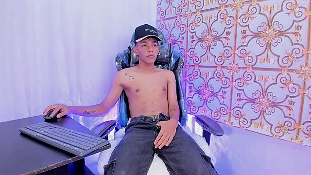 SlimLatino  online show from 04.06.26