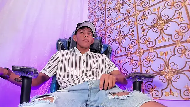 SlimLatino  online show from 04.16.26