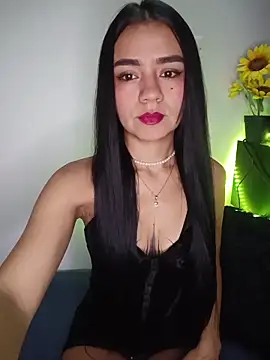 Mia Flamee online show from 04.14.26