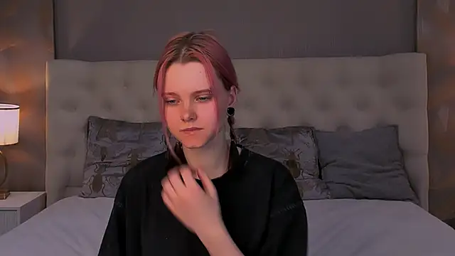 Lina Veyra online show from 04.15.26