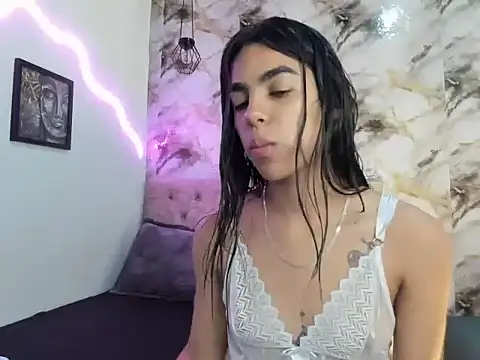 Snapshot of Kim_strawberry chatting on 04.07.26 Kim strawberry online show from 04.07.26