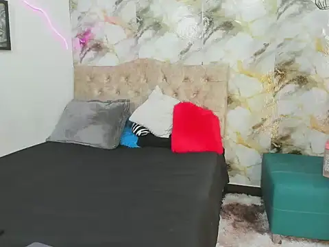 Snapshot of Kim_strawberry chatting on 04.10.26 Kim strawberry online show from 04.10.26