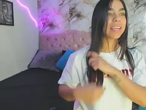 Snapshot of Kim_strawberry chatting on 04.11.26 Kim strawberry online show from 04.11.26