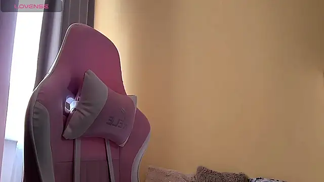 Aria Mur  online show from 04.14.26