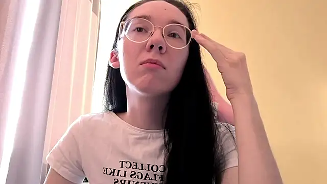 Aria Mur  online show from 04.15.26