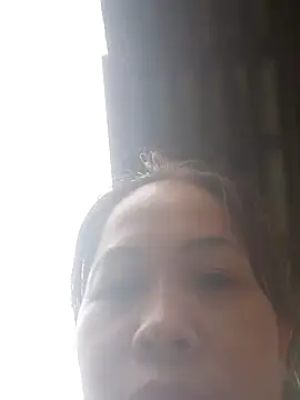 Snapshot of -Luni- chatting on 06.20.26 -Luni- online show from 06.20.26