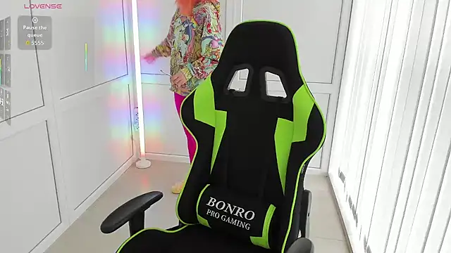 NightLeaf online show from 04.06.26