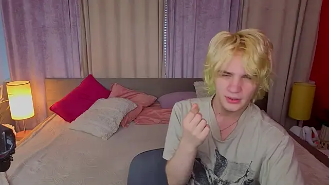 JameMilann online show from 04.11.26