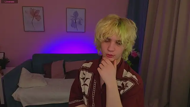 JameMilann online show from 04.15.26