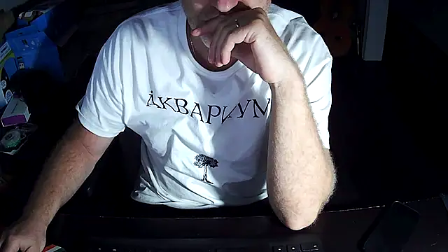 Snapshot of Shalun2000 chatting on 06.29.26 Shalun2000 online show from 06.29.26