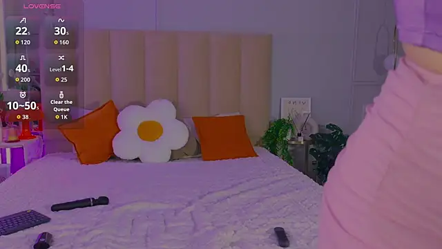 EvelinWood  online show from 04.06.26