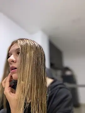 Alison parkerrr online show from 04.18.26