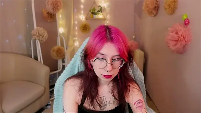 Alice Nyx online show from 04.05.26