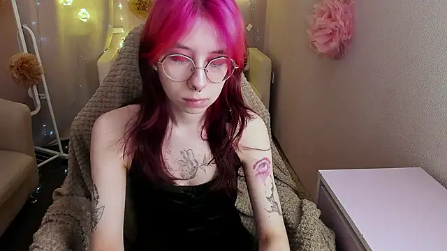 Alice Nyx online show from 04.10.26