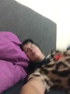 Laacoluu online show from 04.16.26