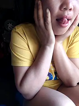 Snapshot of __Amanda__ chatting on 04.12.26 Amanda online show from 04.12.26