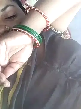 Snapshot of Desi_hot_bhabhi01 chatting on 07.27.26 Desi hot bhabhi01 online show from 07.27.26
