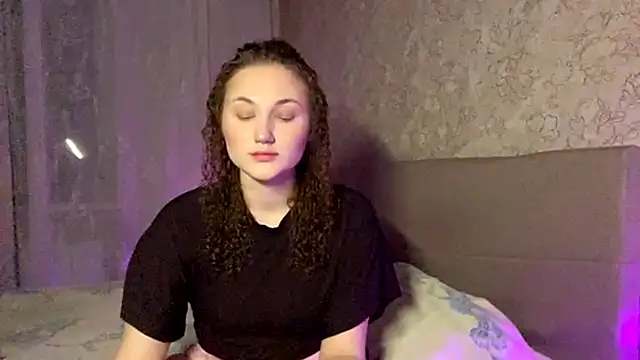 SophieNiktashu online show from 04.12.26