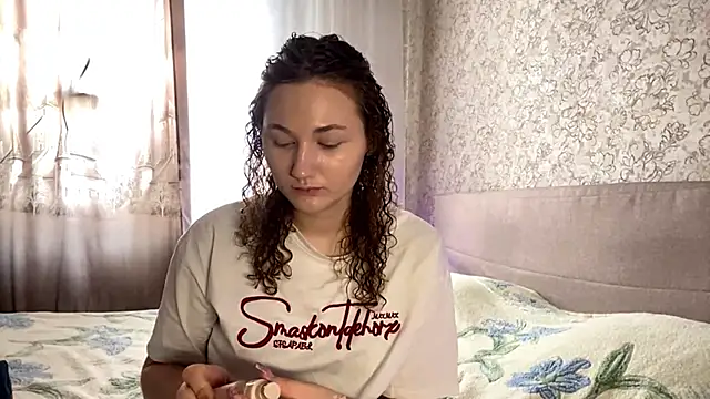 SophieNiktashu online show from 04.13.26