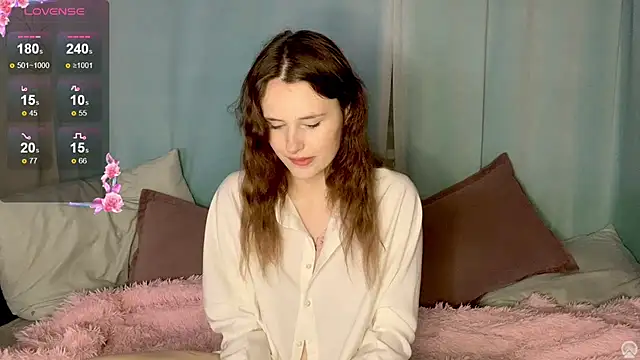 Snapshot of NessBarre chatting on 06.25.26 NessBarre online show from 06.25.26