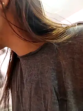 Leticia Hinkley  online show from 04.07.26